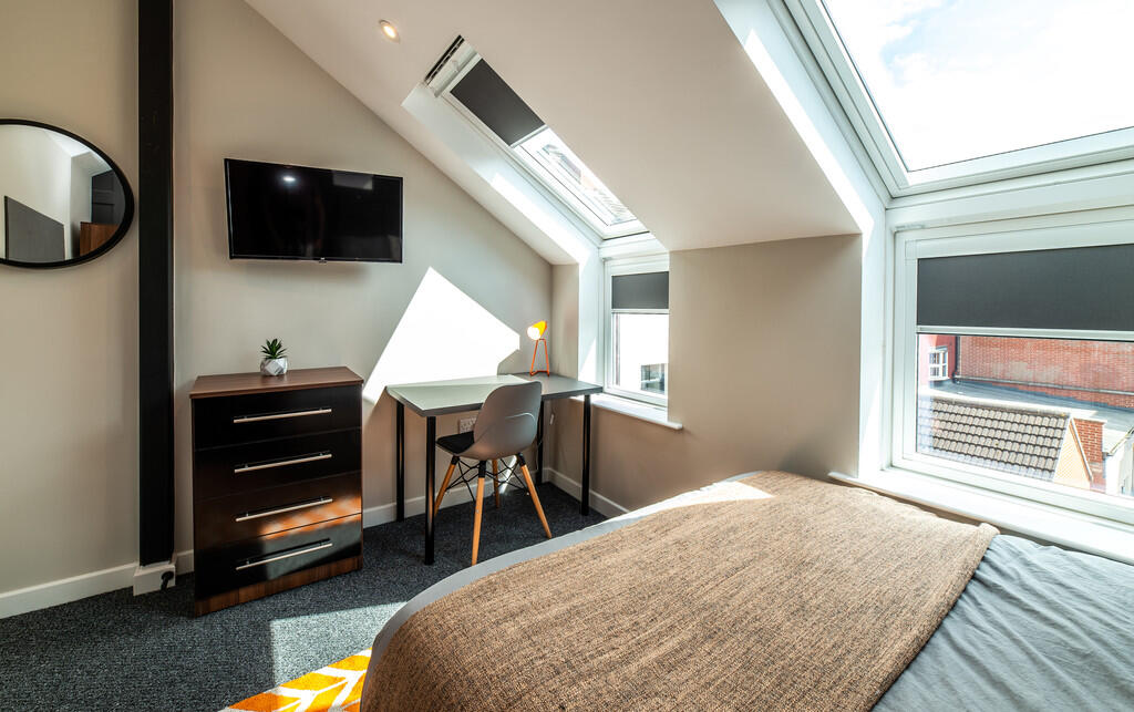 The Maze apt 8-00...