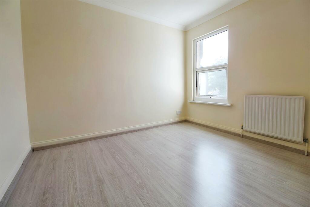 8928ffa5-bed 202.JPG