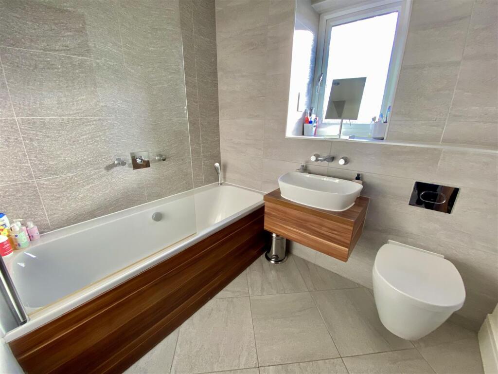 Bramleys Estate Agents - Moorcroft Close - Mirfiel