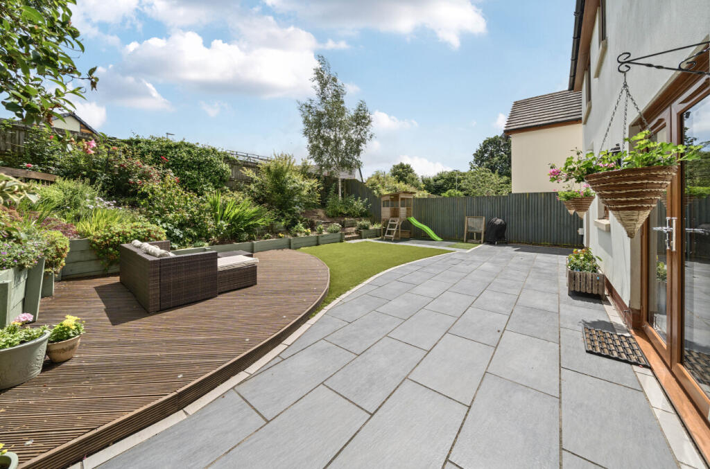 1295595-6-685d58c...