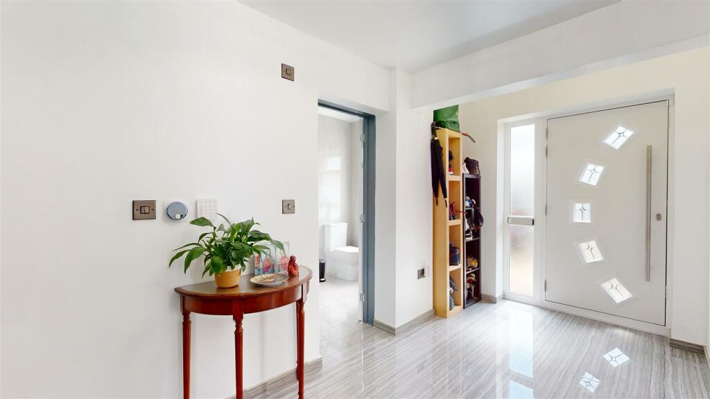 ENTRANCE HALL