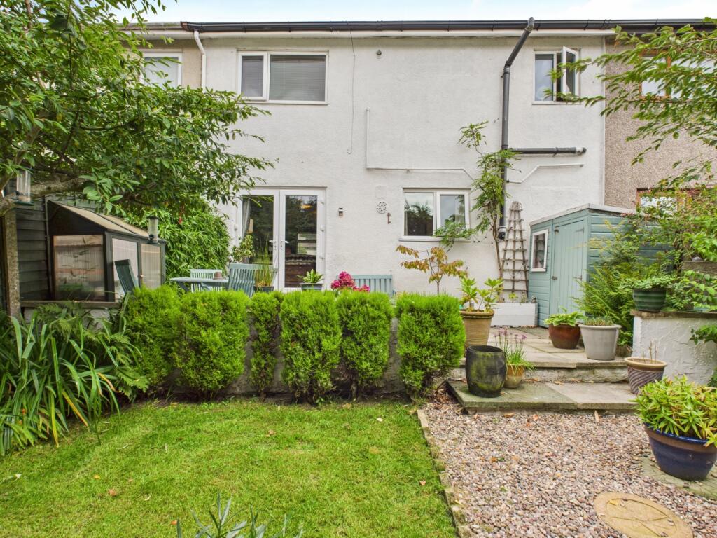 CAM03729G0-PR0127-STILL022