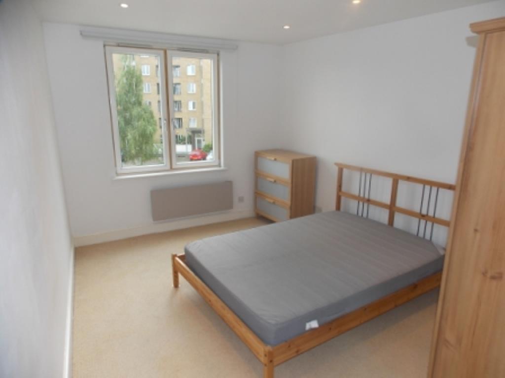 dundee wharf bed2 new.jpg