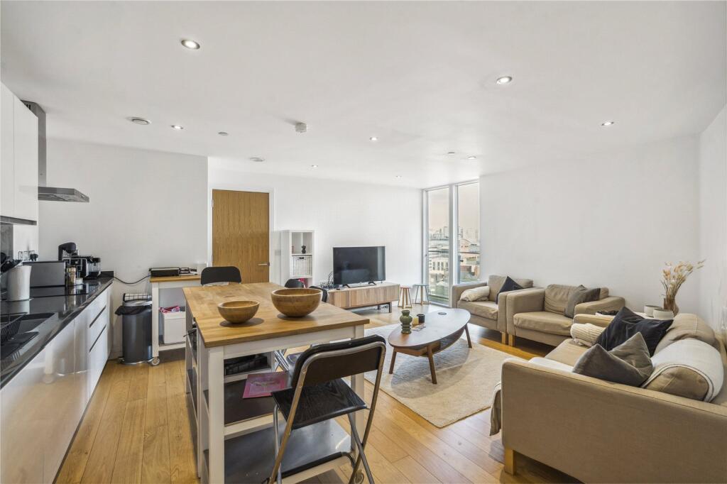 Kitchen/Dine/Sitting