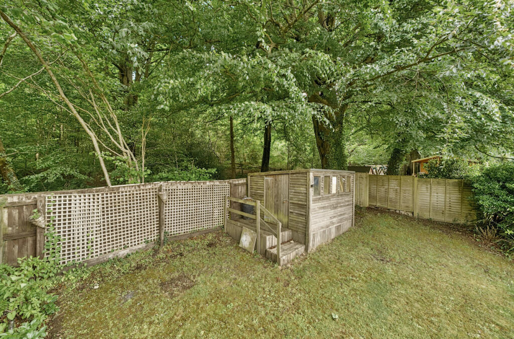 1301904-2-683f2ca...