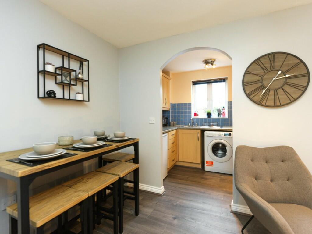 Dining/kitchen 