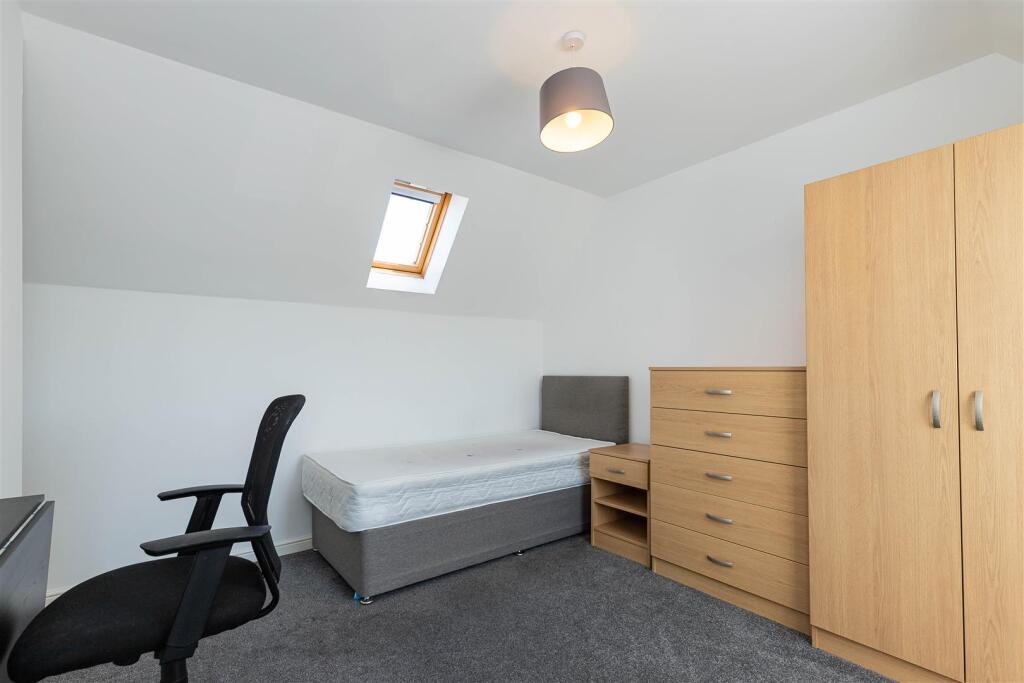 14 Waterlily Close-4.jpg