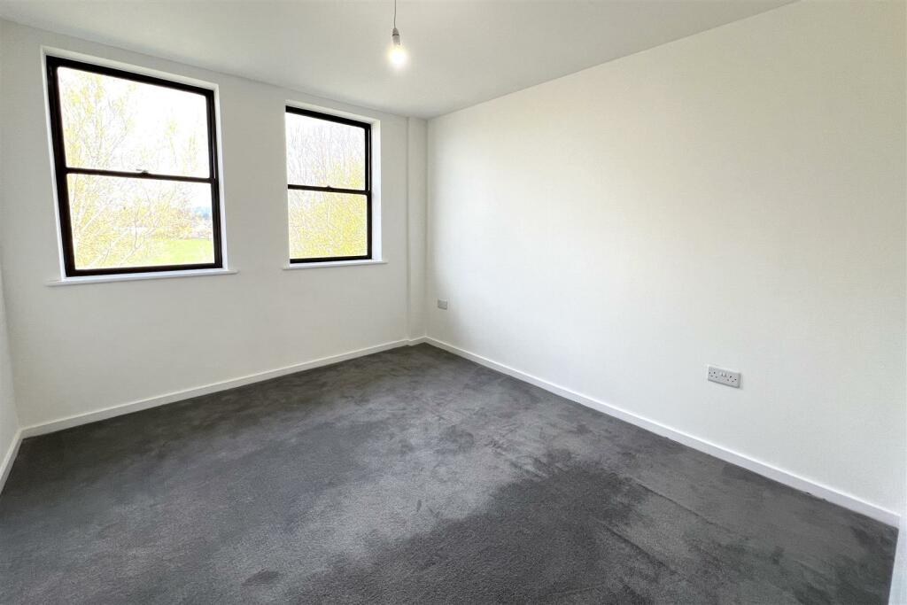 Bedroom.JPG