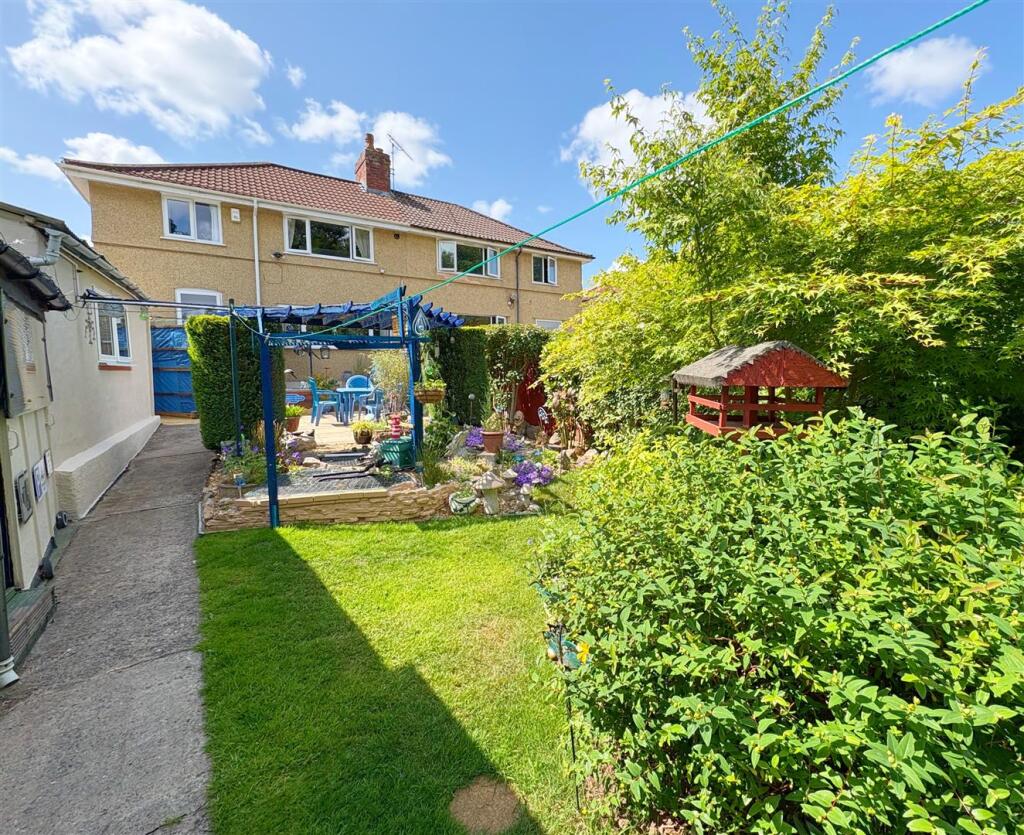 Rear view of property (1).jpg