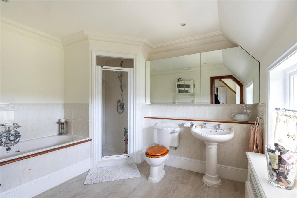 En Suite Bathroom