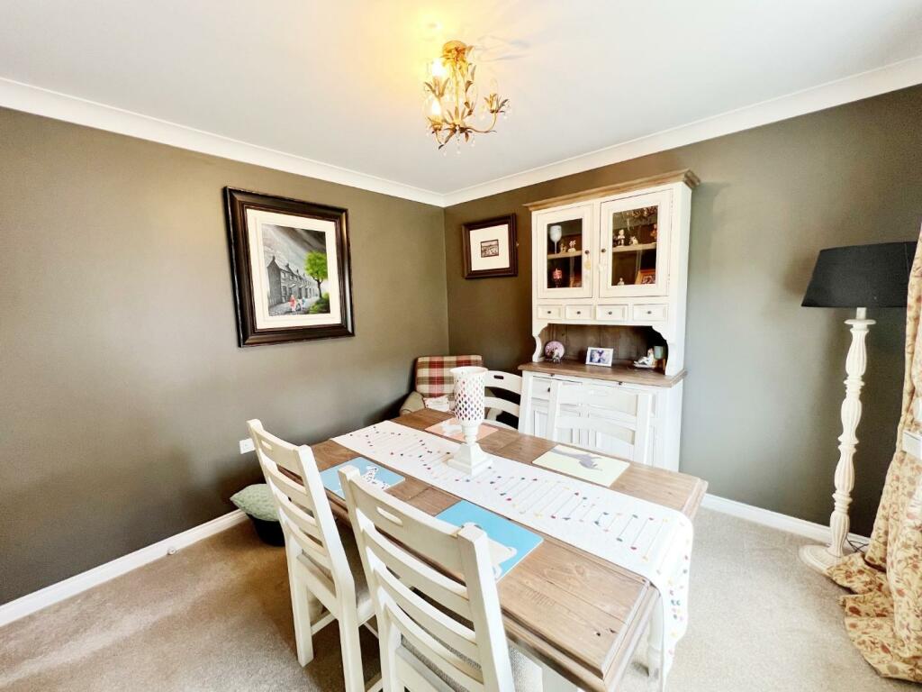 Dining Room pic 2.jpg