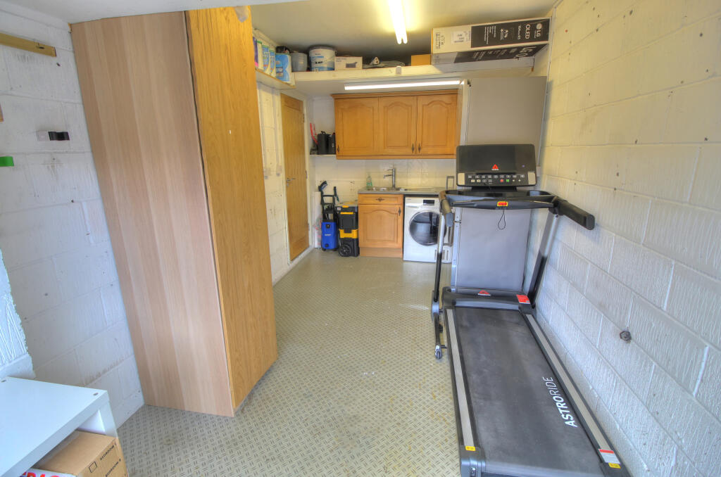 Garage / Utility / Laundry room