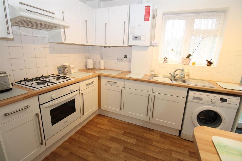 Kitchen3.JPG