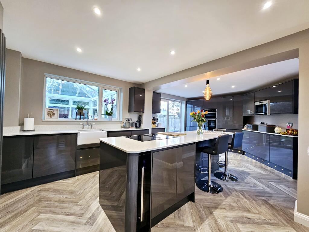 22e2ae87-f2b7-4945-a629-66f39b3087ea