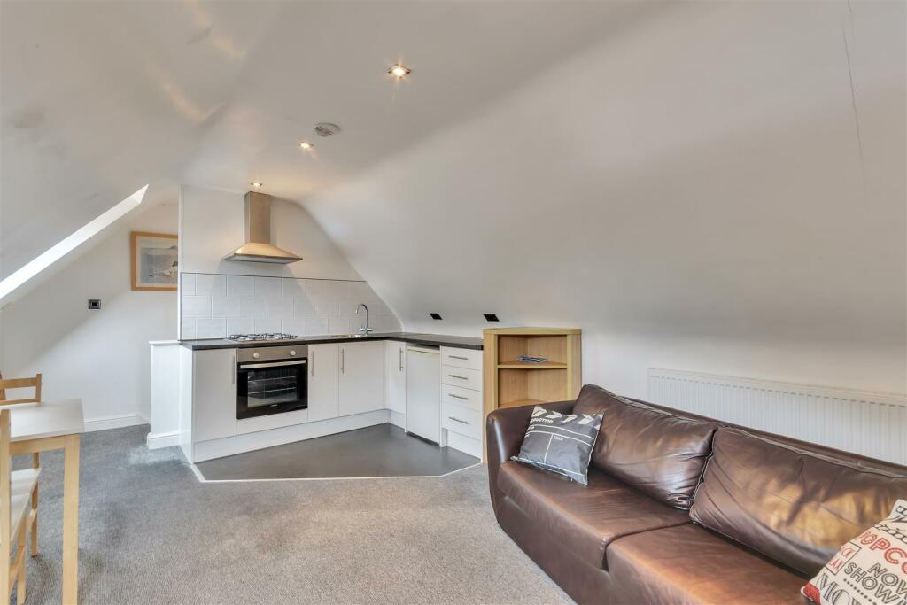 Living room/kitchen