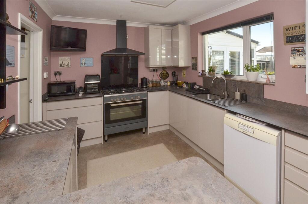 Kitchen/Breakfast Rm
