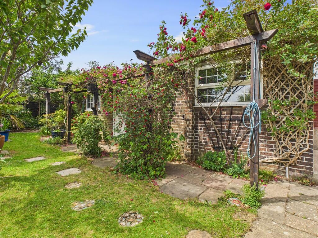 CAM05068G0-PR0035...