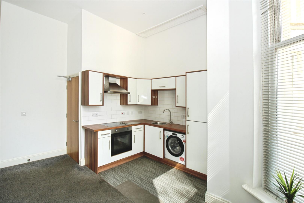 Lounge and Open Plan Kitchen