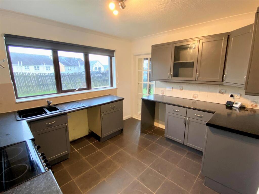 47 Tremear Green Kitchen