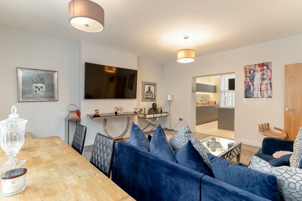 Lounge-Dining Area - E.jpg