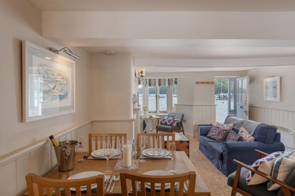 Berry Cottage, Dittisham Living Area