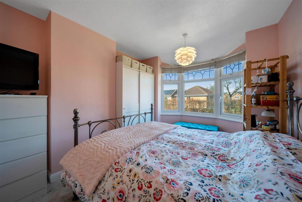 294 Sidegate Lane-29.jpg