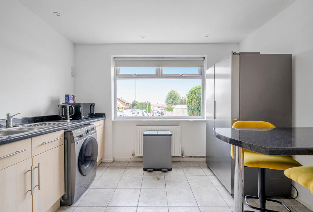 1317527-9-687a35e...