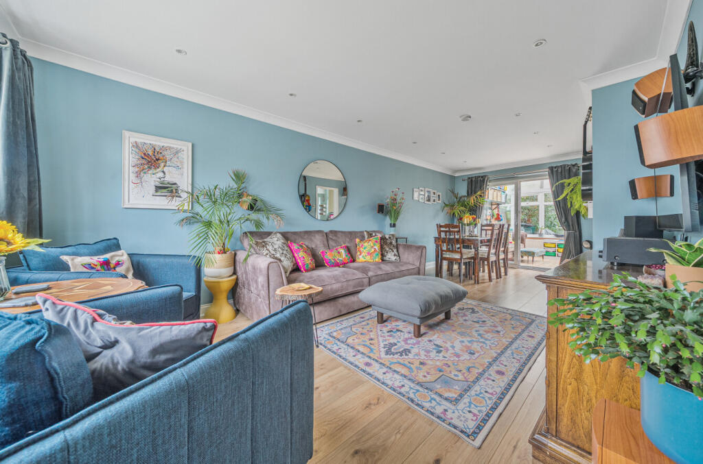 1370219-25-68ef7f...