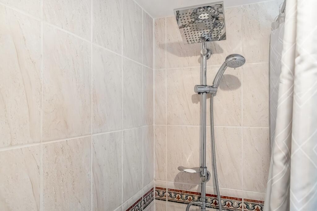 2 Heron Way (Spalding)-24