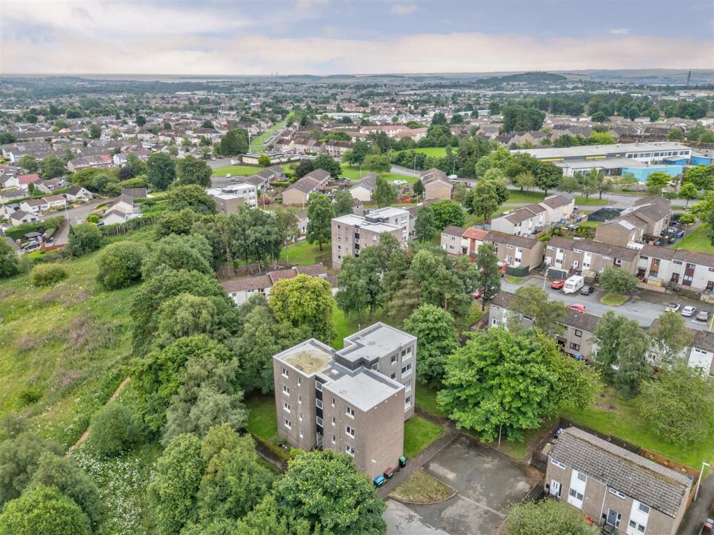 17 Kinneff Crescent Dundee-8.jpg