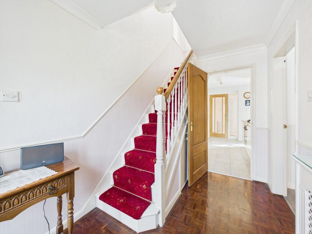 CAM04825G0-PR0006-STILL015