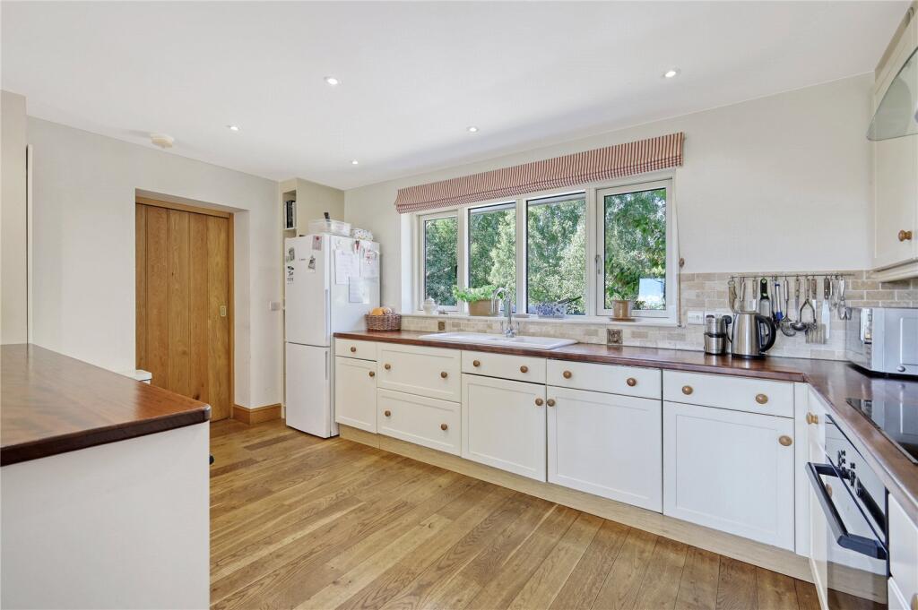 Kitchen/Breakfast Rm