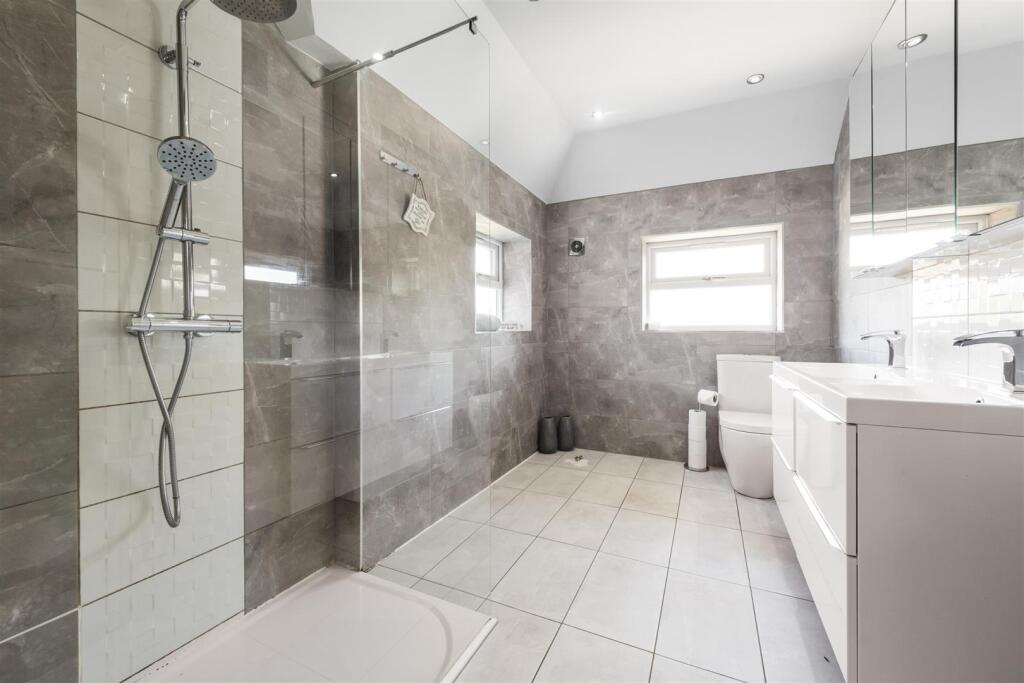 8 Witherford Croft, Solihull, B91 1TU_16.jpg