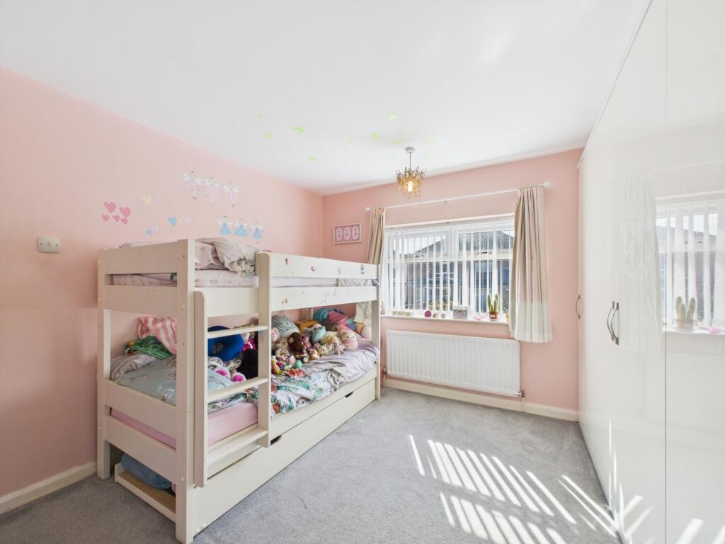 CAM02386G0-PR0121-STILL011