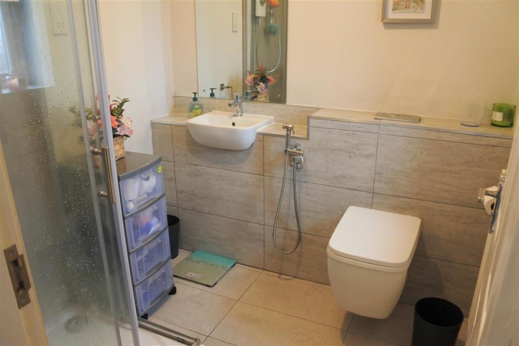 En-suite.JPG