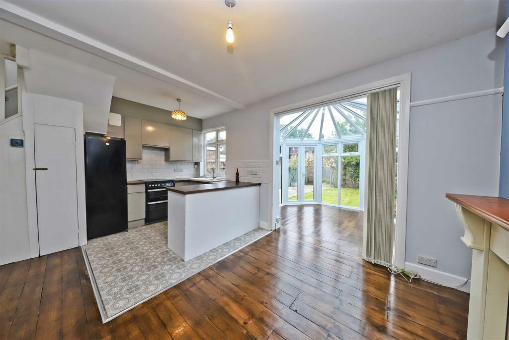 Diner/kitchen