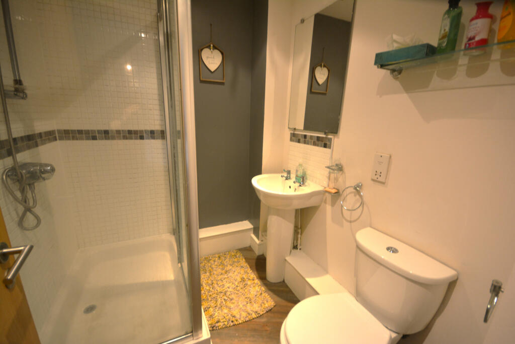 Bedroom 1 En-suite