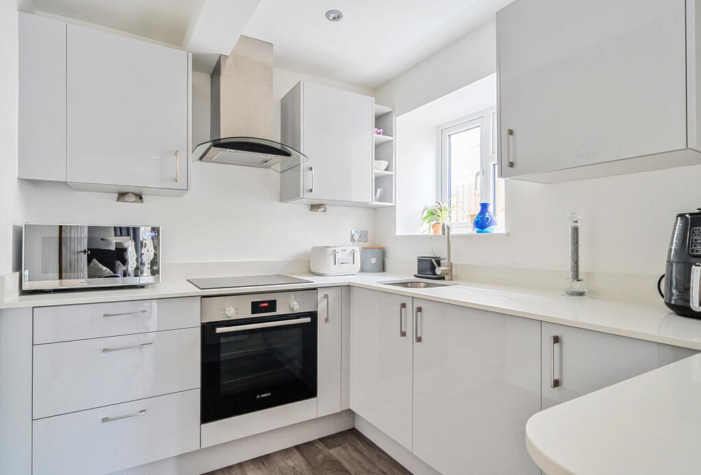 1311366-8-6856934...