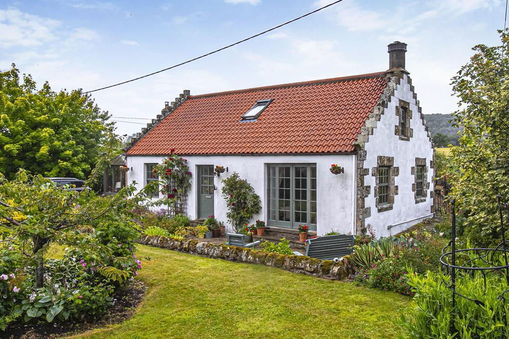 GARDEN TO FRONT