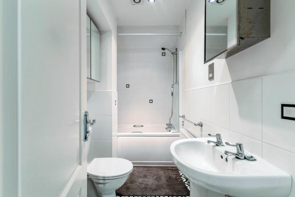 93724_7 Hughendon Manor (25).jpg