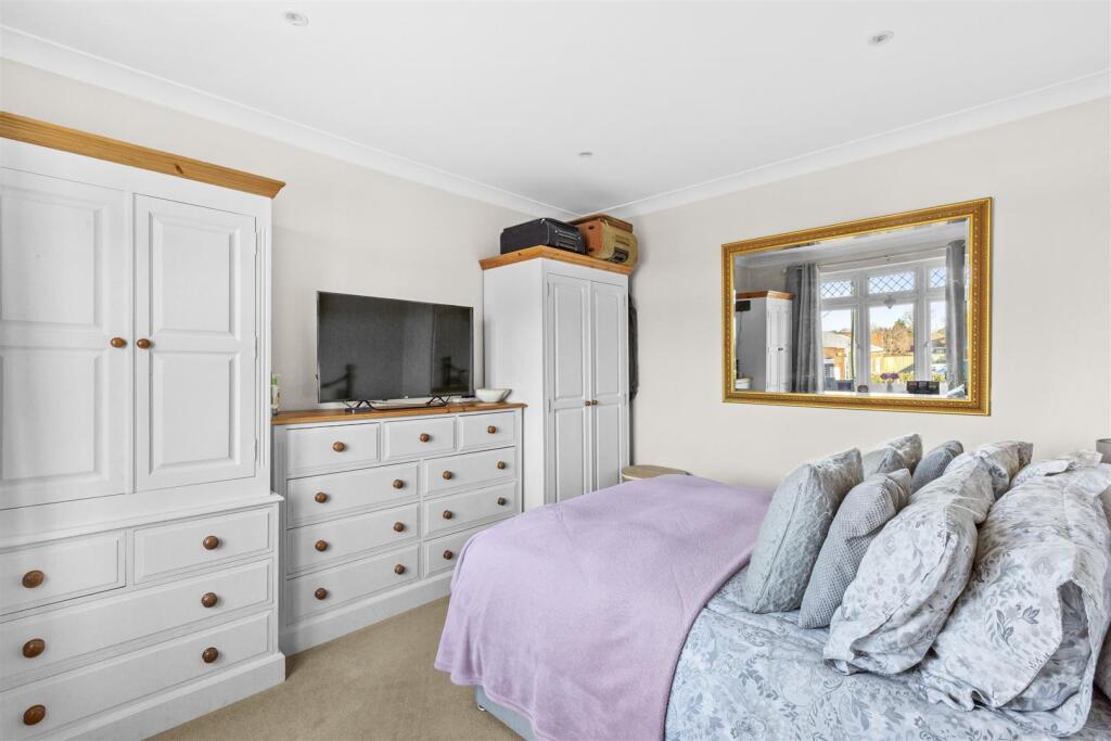 Orchard House, Pond Approach, HP15 6RH-1.jpg