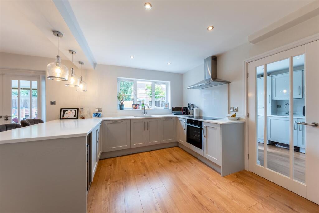 14 Carnoustie Close-002.JPG