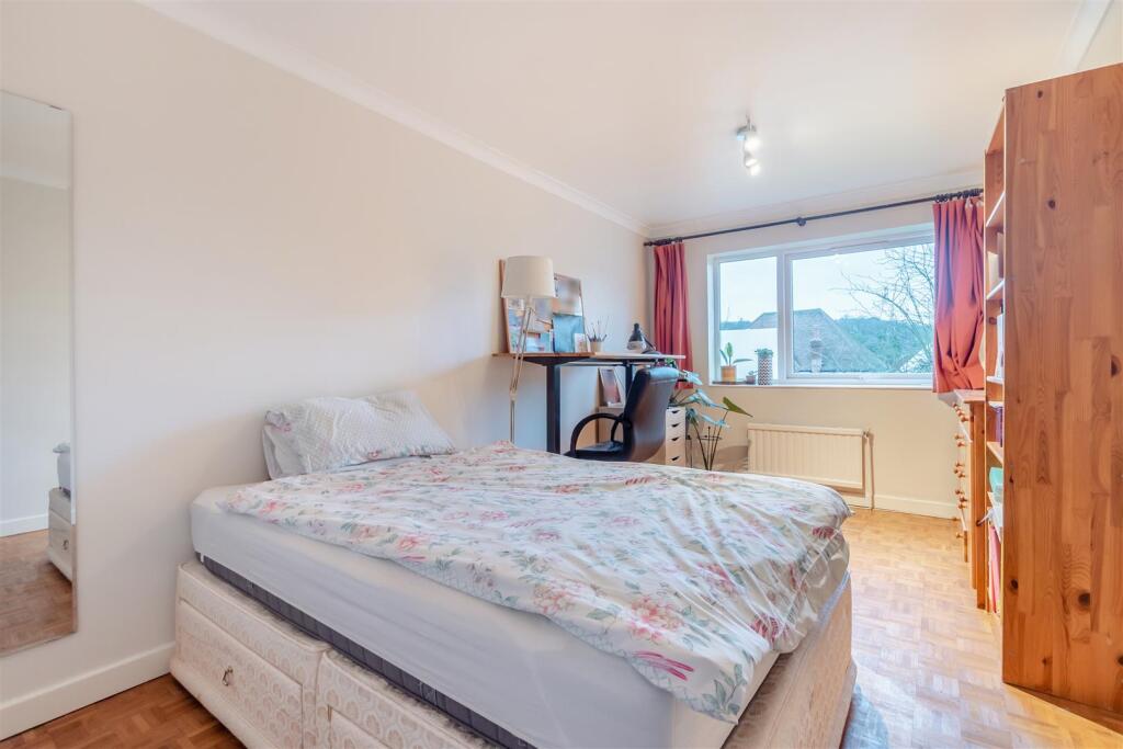 8634542-interior06.jpg