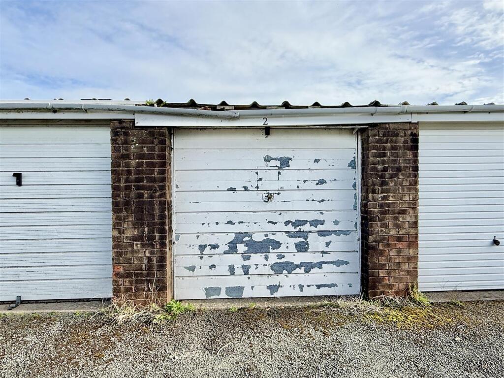 Garage (3).jpg