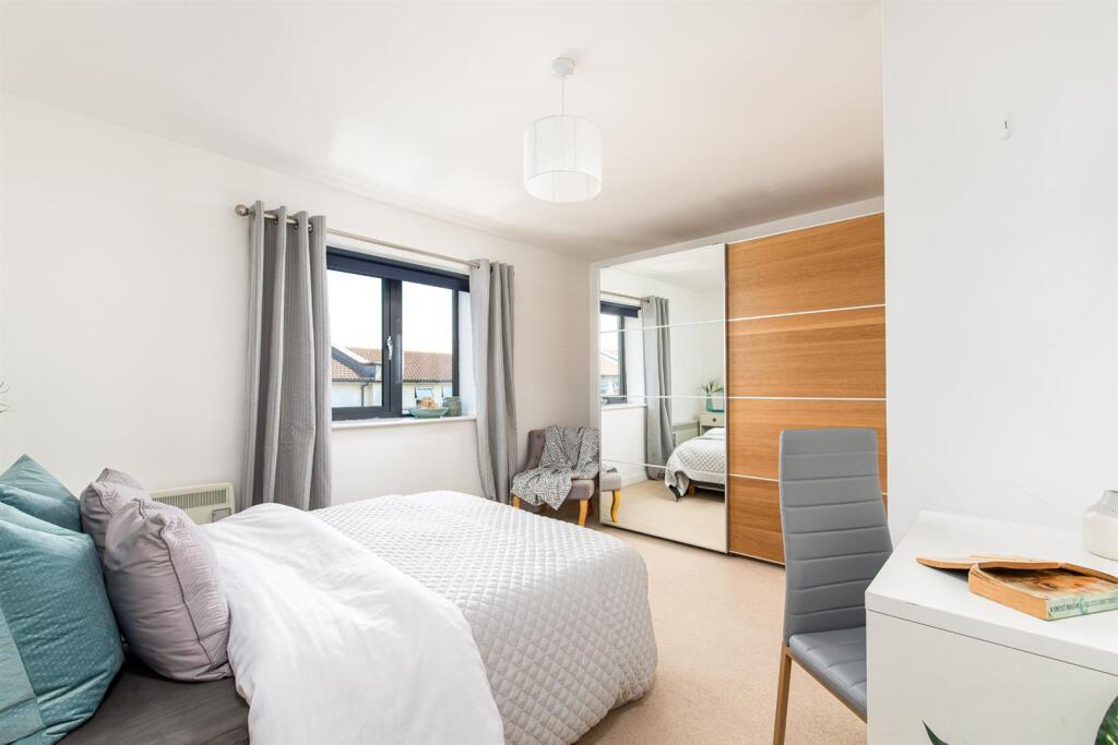 Bedroom2_1.jpg