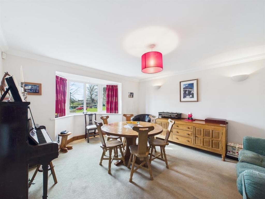Dining Room.jpg