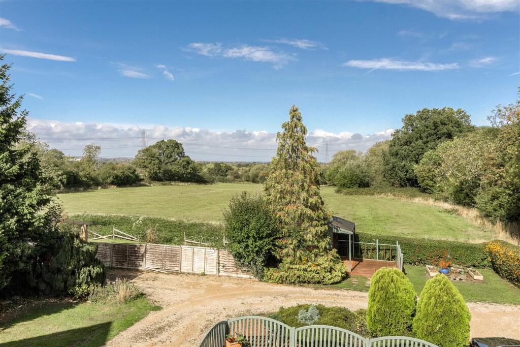7 Weston Hall Stables, Bulkington