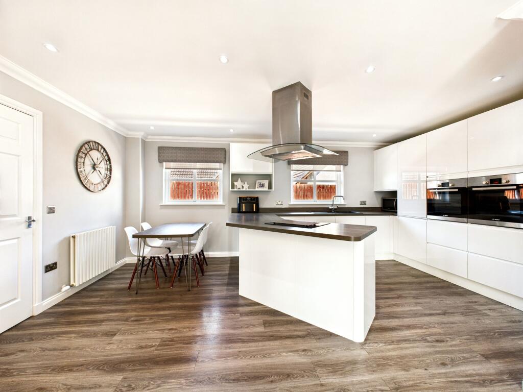 Kitchen/Living Area