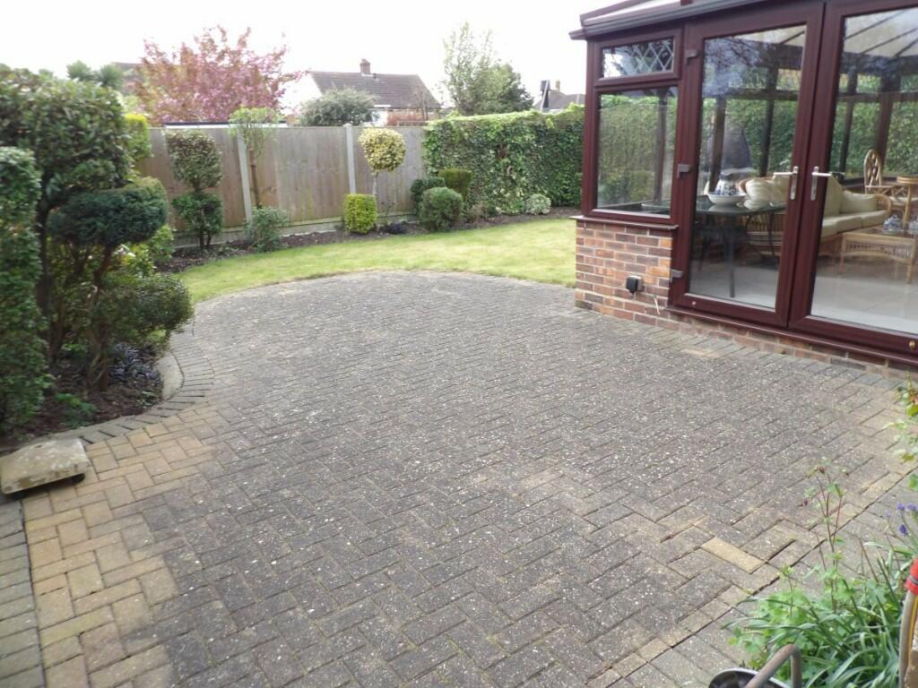 REAR GARDEN PATIO