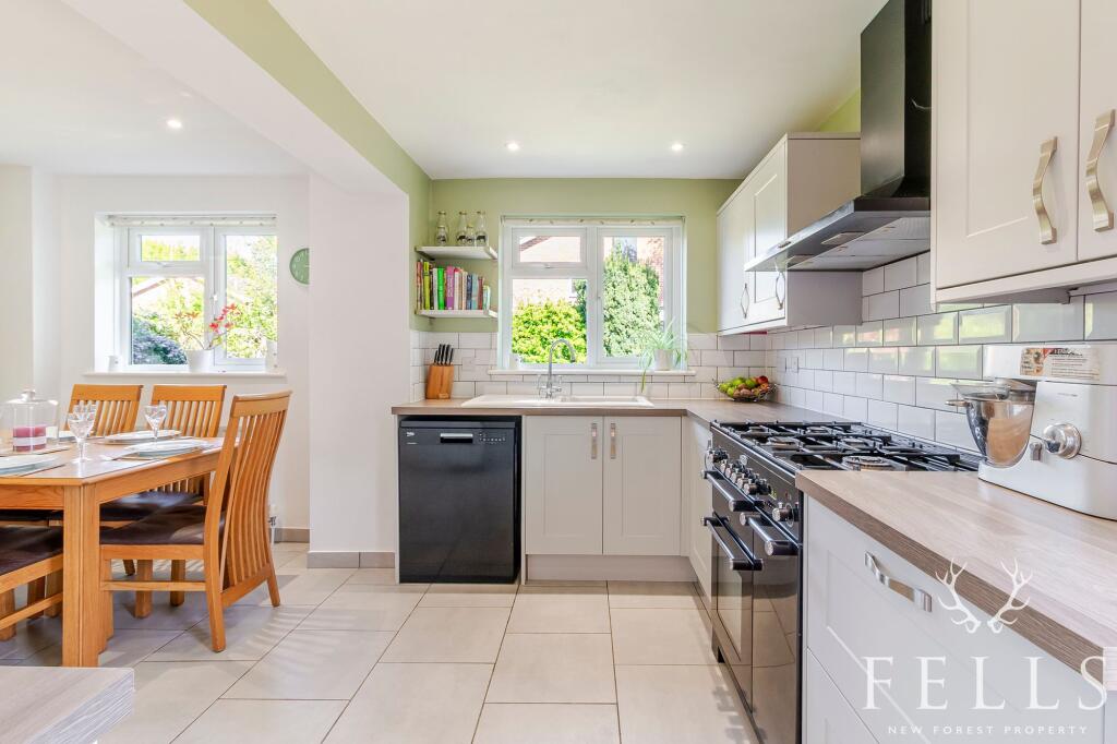 Kitchen/ dining room